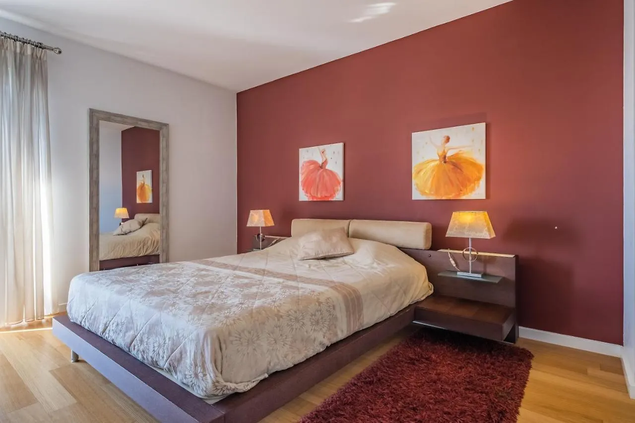 Modern Apartment Next To Forum Shopping, Near The Sea, Free Parking And Wifi Funchal