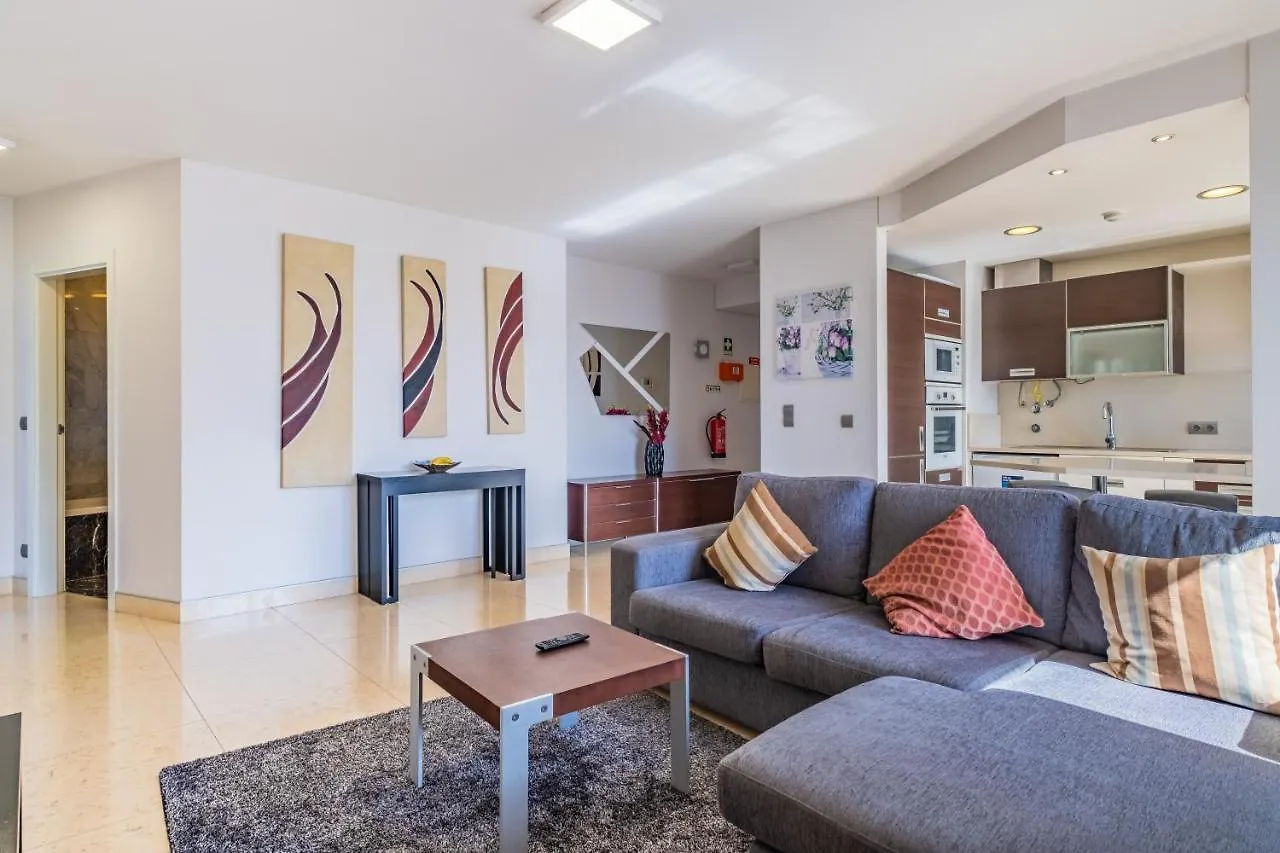 Modern Apartment Next To Forum Shopping, Near The Sea, Free Parking And Wifi Funchal   Funchal (Madeira)